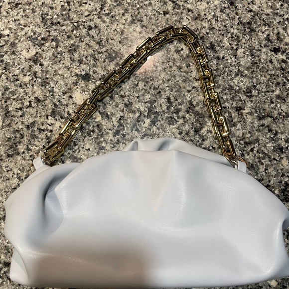 Light blue/grey cloud shoulder bag. NWOT. never worn - Picture 4 of 4